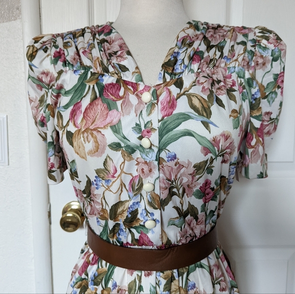 Vintage Floral Midi Dress - Picture 3 of 4